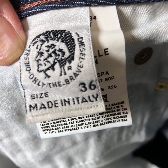 Diesel Jeans Made in Italy, Womens Size 36 Dark Wash Straight Leg Jeans - Picture 9 of 11